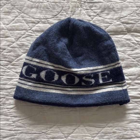 Canada Goose Wool Beanie - Picture 12 of 13